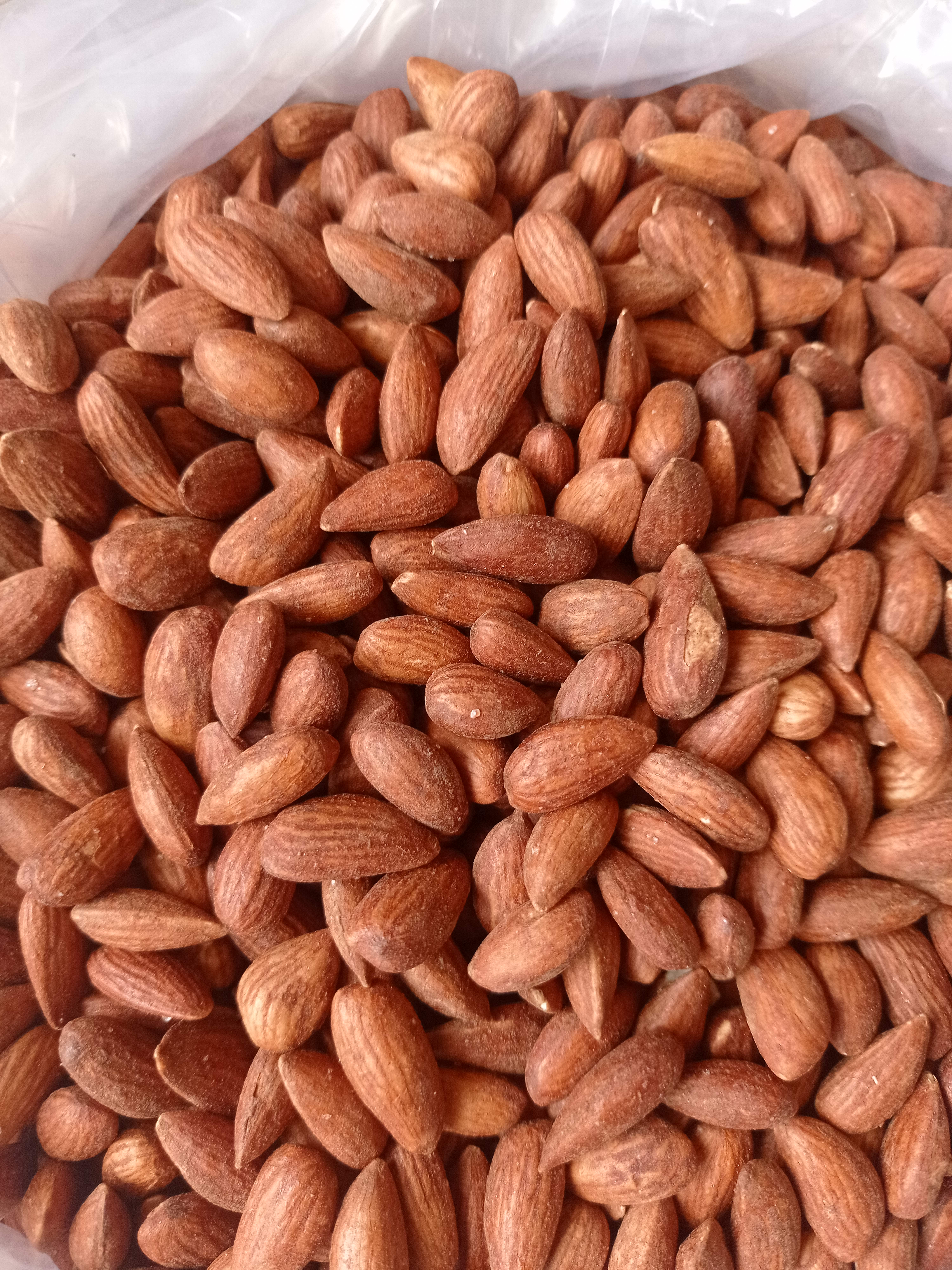 مغز بادام برشته