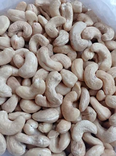 بادام هندی خام